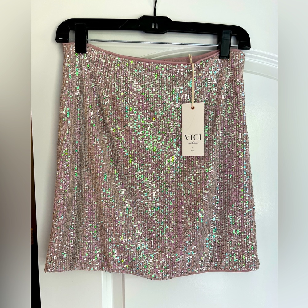 NWT VICI exclusive x Fate sequin mini skirt size medium